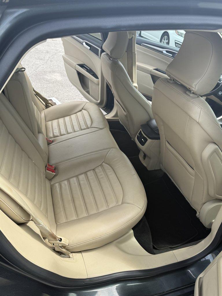 2015 Ford Fusion SE - Photo 9