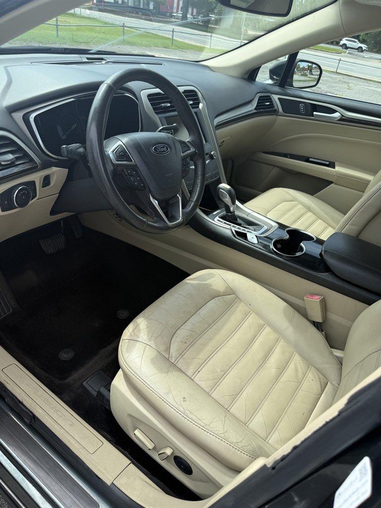 2015 Ford Fusion SE - Photo 7