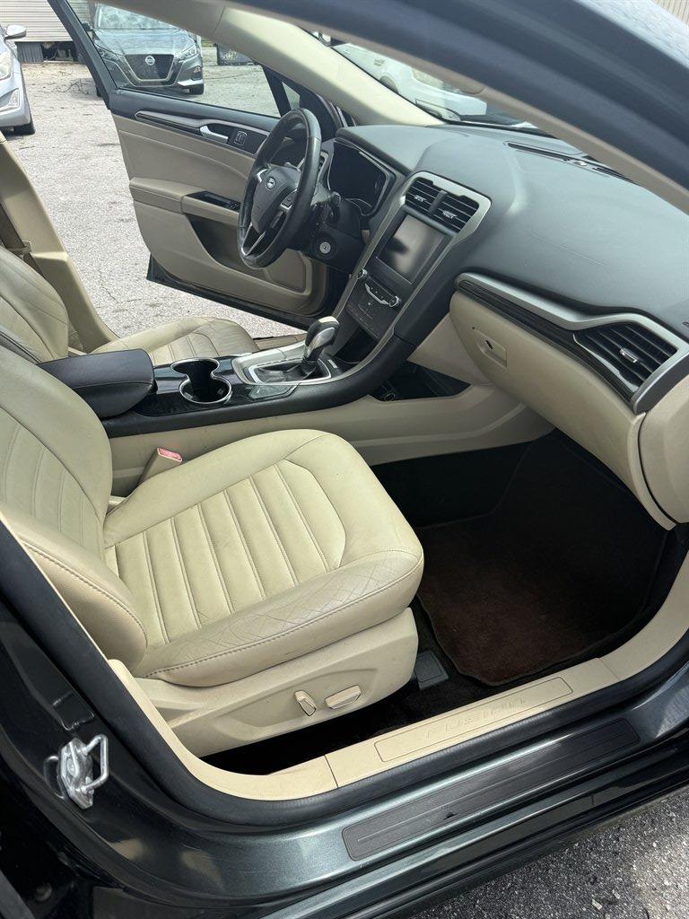 2015 Ford Fusion SE - Photo 8